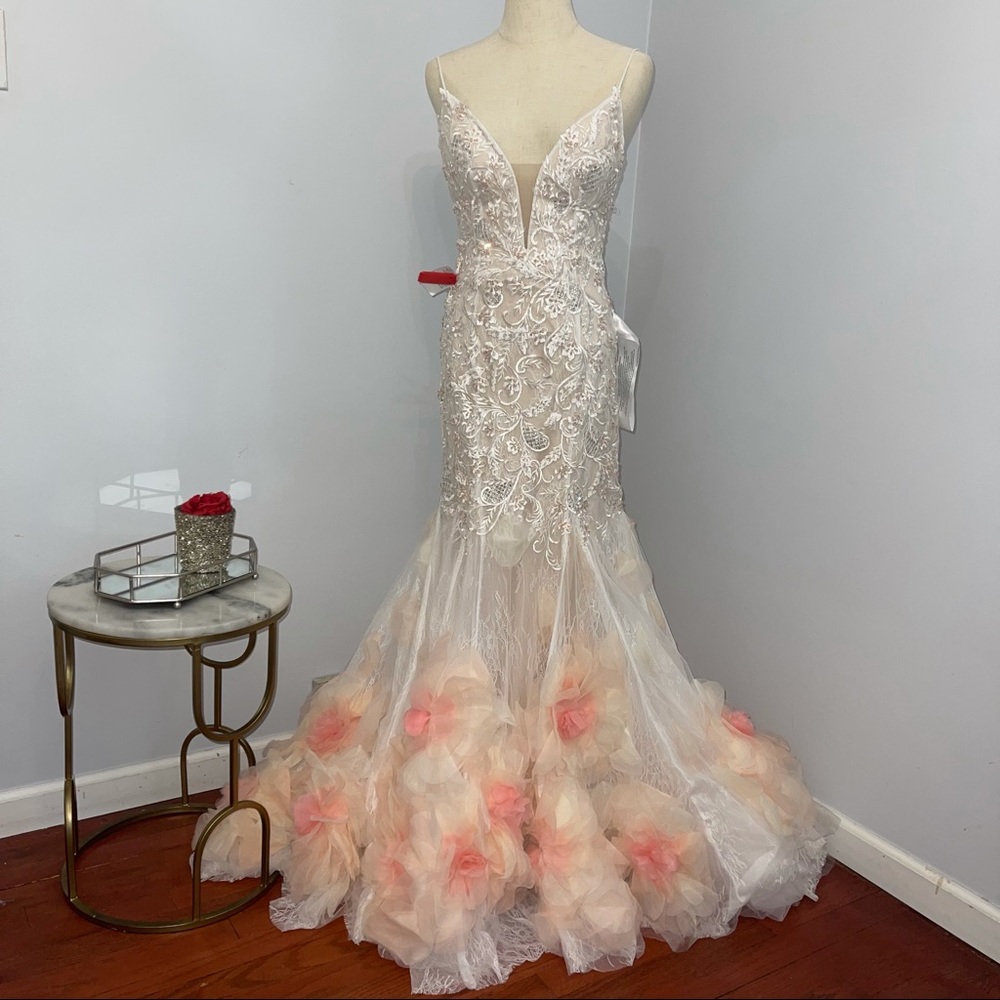 Mac Duggal Floral Appliqué Lace Trumpet Gown With 3D Flowers Bottom New With Tag - Picture 13 of 17